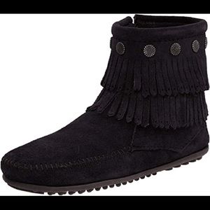 Women’s Minnetonka Moccasin Boot (11)
